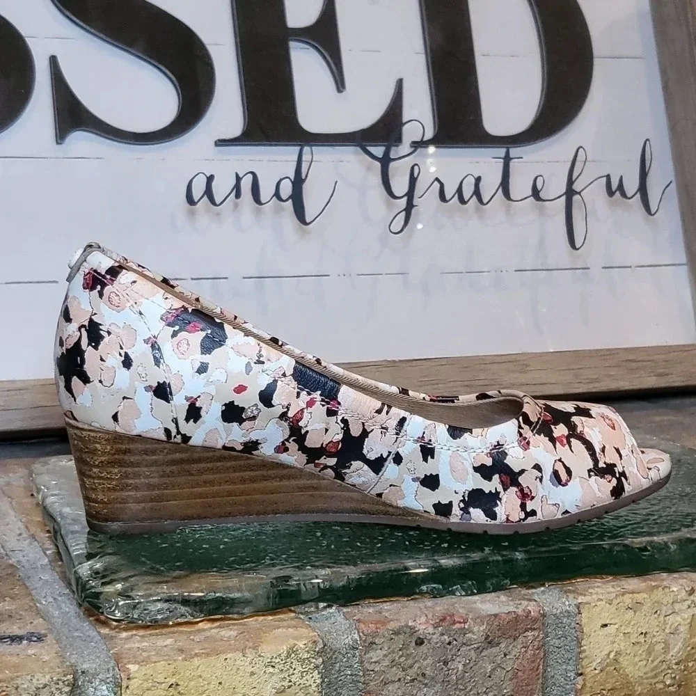 Clarks Open Toe Wedge Heel Pink Black Floral Wmns Size 6